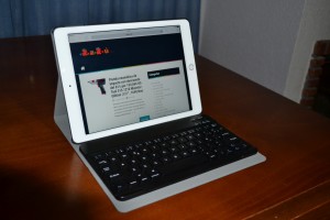 Teclado inalámbrico bluetooth para Ipad con funda incorporada Besmall Ultra-Slim TecladoBluetooth